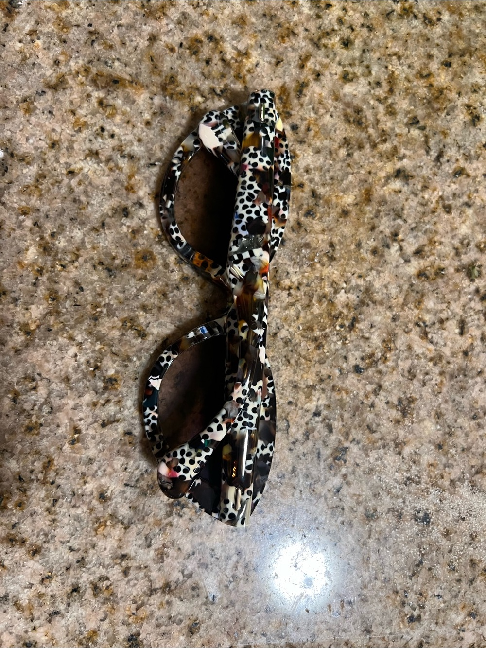 SASHA | Poppy Noir - Krewe Sunglasses - Picture 4 of 5